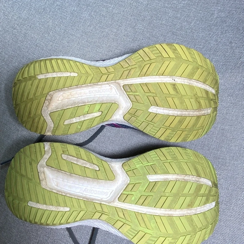 ✨ Saucony Triumph 19 ✨ Women's 6.5 Navy / Pink Max Cushion Running Shoes - Picture 10 of 10